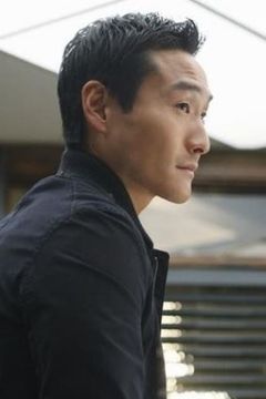 Lanny Joon interpreta J.D.
