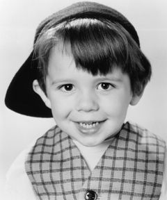 Zachary Mabry interpreta Eugene