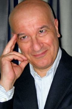 Manfredi Aliquo interpreta Commissario Cantavalle