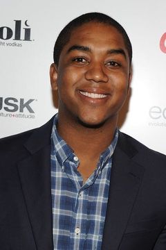Christopher Massey interpreta Michael Barret
