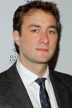 Oliver Chris interpreta Viscount Deerhurst