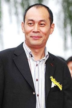 Zhang Guangbei interpreta Chinese Ambassador