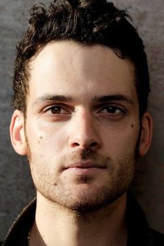 Daniel Dorr interpreta Abbie's Friend