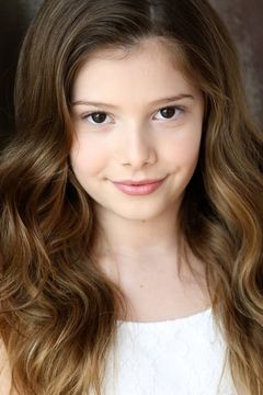Makenzie Moss interpreta Sophia Torres