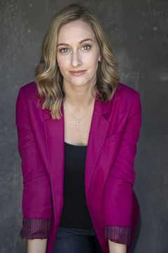 Kira Josephson interpreta Ava