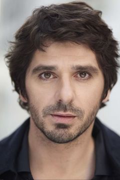 Patrick Fiori interpreta Self
