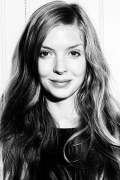 Pheline Roggan interpreta Nadine Kruger