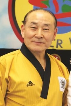 Hwang In-Sik interpreta Japanese Fighter
