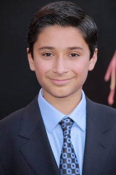 Imanol Yepez-Frias interpreta Tribute Boy District 9