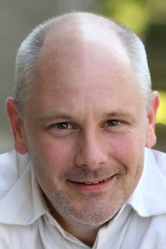 Keith Flippen interpreta Psychiatrist