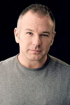 Brian Goodman interpreta Sean Cavanaugh