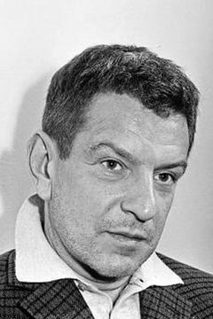 Ullrich Haupt interpreta Agent