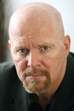 Jimmy Noonan interpreta FBI Agent