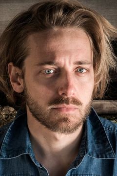 Giulio Cristini interpreta Gino