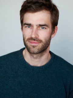 Moritz Vierboom interpreta Björn