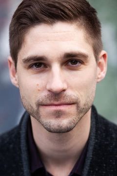 Nathanael Vass interpreta Reese