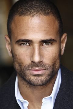 Stephen Simon interpreta Secret Service Agent #2