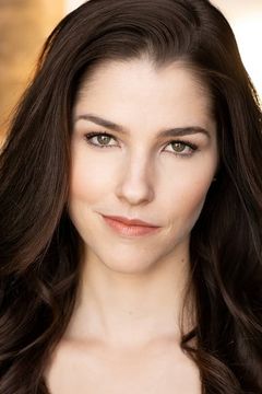 Brytnee Ratledge interpreta Taylor