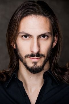 Dylan Saccoccio interpreta Restaurant Patron (uncredited)