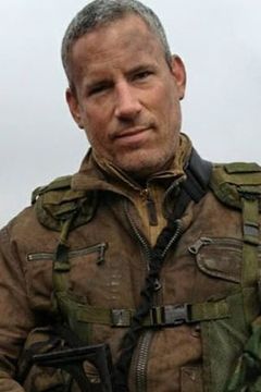 Glen Brkich interpreta National Guard