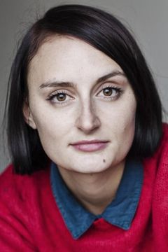 Laura Elsworthy interpreta Nurse Scott