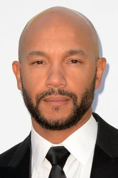 Stephen Bishop interpreta Charming Trooper