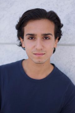 Julian Elia interpreta Tiger