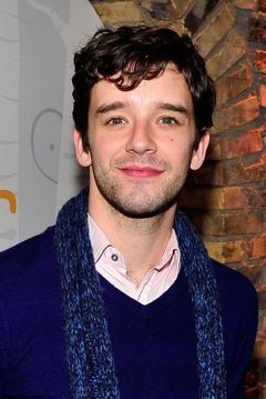 Michael Urie interpreta Sebastian (voice)