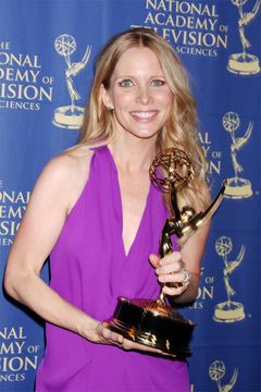 Lauralee Bell interpreta Daphne Dumas
