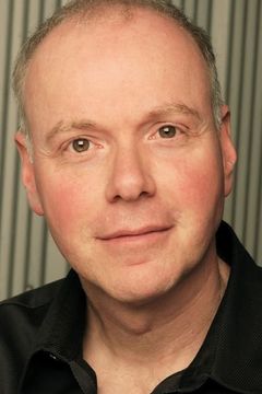Ken Marks interpreta Walter
