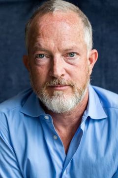 Jonathan Ward interpreta Jonathan Eatenton
