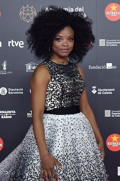 Bella Agossou interpreta Bebe