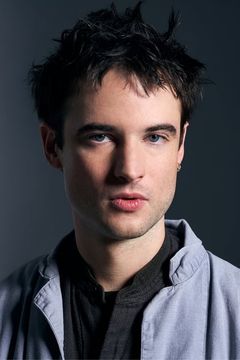 Tom Sturridge interpreta Everett Millais