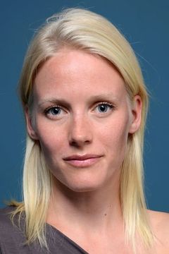 Laura Birn interpreta Theresa