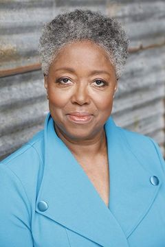 Diane D. Carter interpreta Charlotte