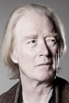 Struan Rodger interpreta Bishop