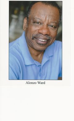 Alonzo Ward interpreta Mr. Daniels