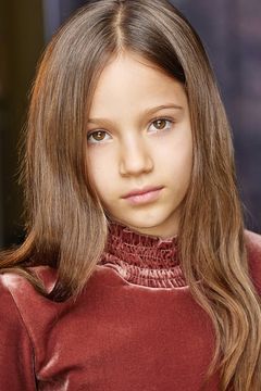Skywalker Hughes interpreta Ashley Schmitt