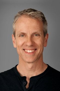 Chris Sanders interpreta Little Brother (voice) (uncredited)
