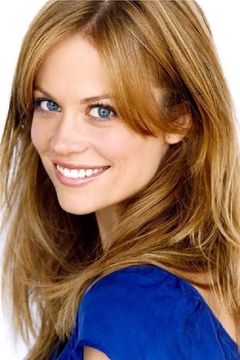 Claire Coffee interpreta Adalind Schade