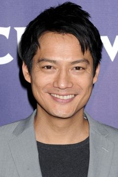 Archie Kao interpreta Sheldon Jin