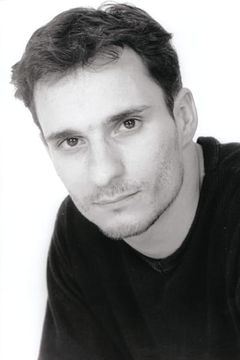 Michaël Troude interpreta Zied
