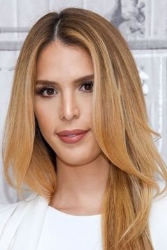 Carmen Carrera interpreta Hair Stylist