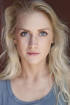 Veronica Thomas interpreta Bernadette