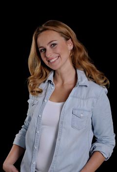 Nina Havel interpreta MusicStar Moderatorin
