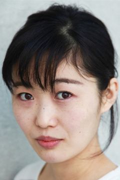 Akiko Yasu interpreta (voice)