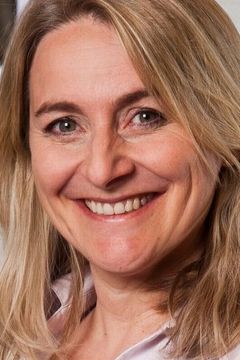 Emma Kennedy interpreta Elf (voice)