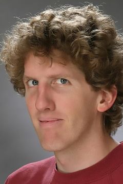 Chris Orf interpreta Goofy Host