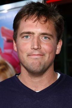 Owen Benjamin interpreta Angry Moviegoer #1
