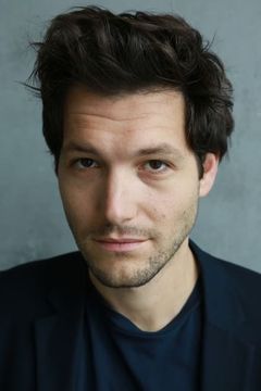 Jeff Wilbusch interpreta Uri Savir